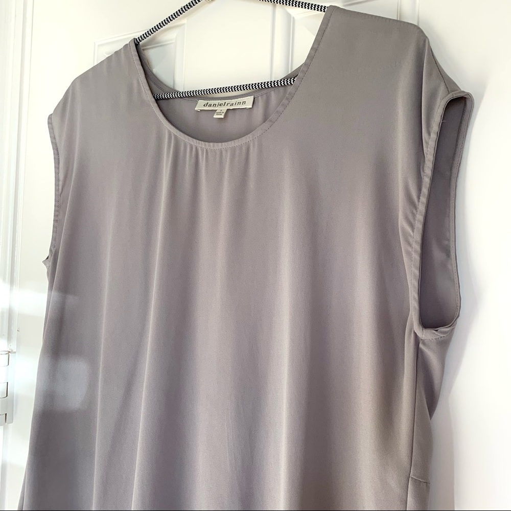 ❌DONATED❌ DANIEL RAINN (NORDSTROM) Slate Gray Sleeveless High-Low Blouse - Picture 4 of 10